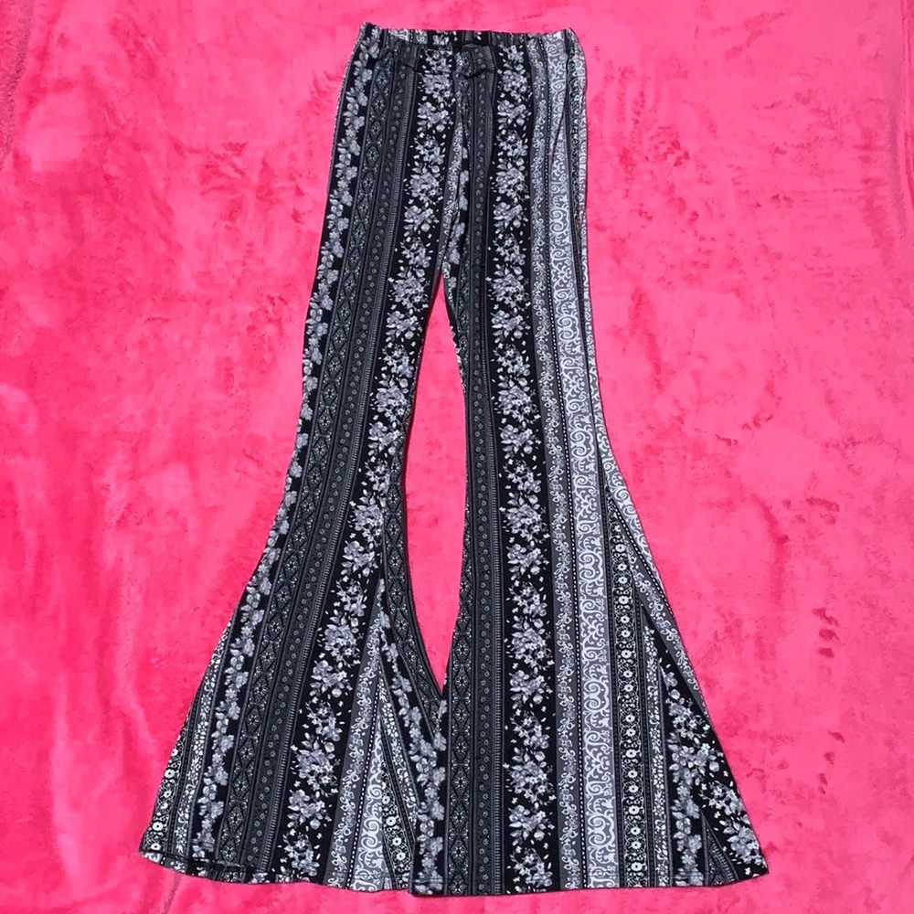 Flare patterned pants
